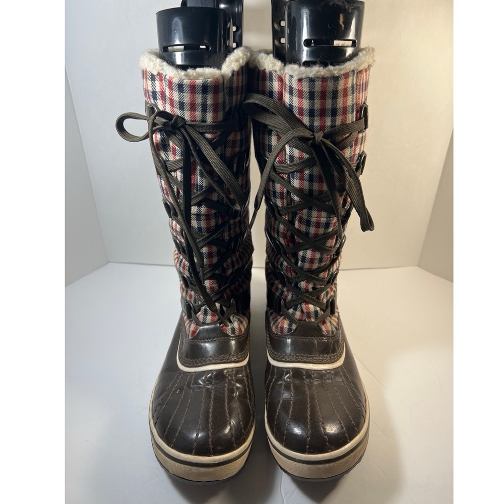 Plaid Sorel boots size 9 but runs small.